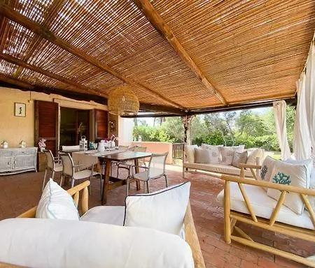 Lorenza Dom wakacyjny Baja Sardinia