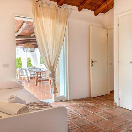 Lorenza Dom wakacyjny Baja Sardinia